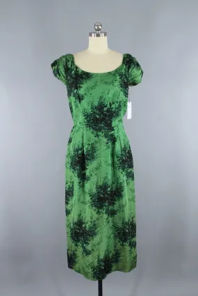 1950s Vintage Green Floral Print Taffeta Dress