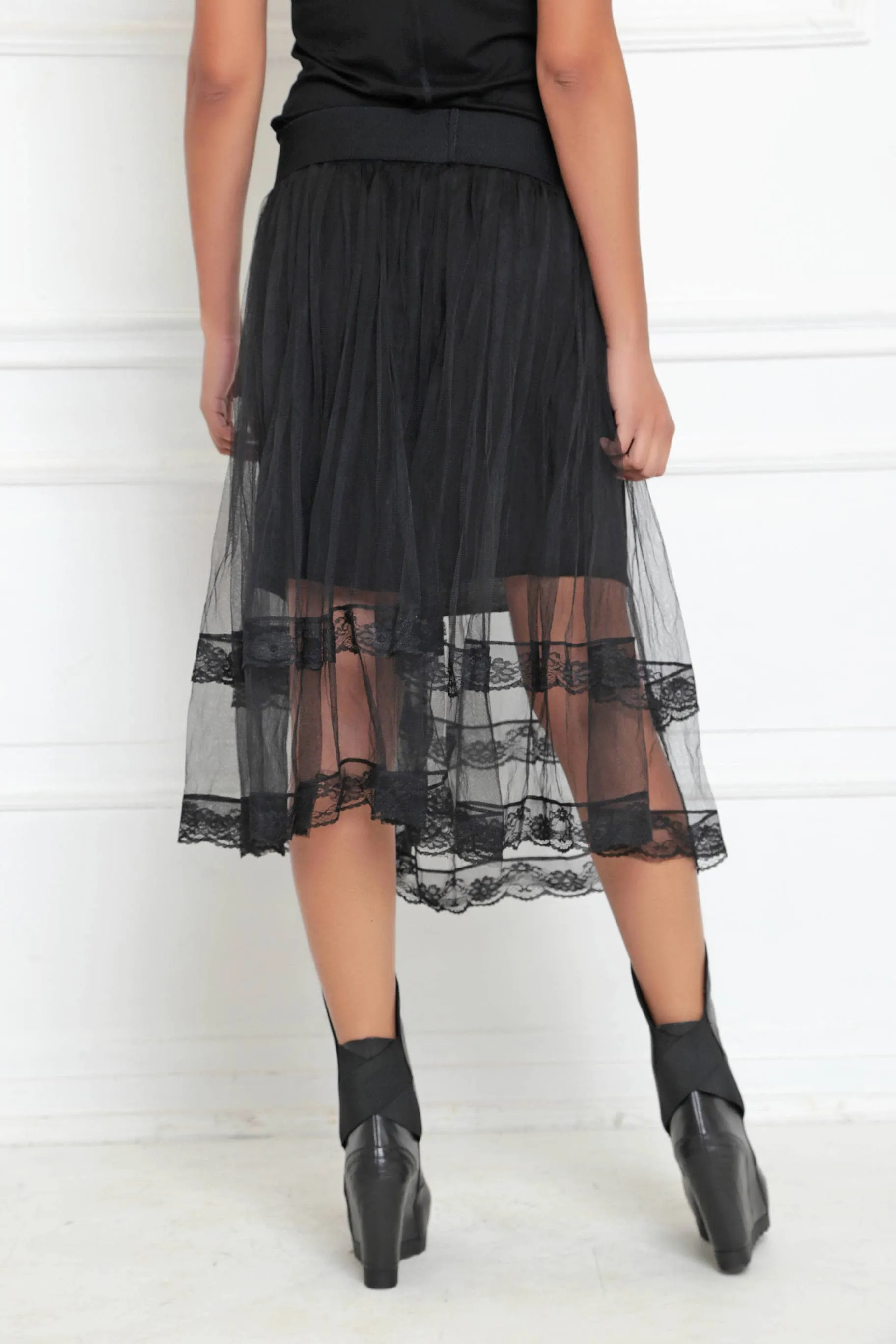 Skirt with lace borders - TANATA