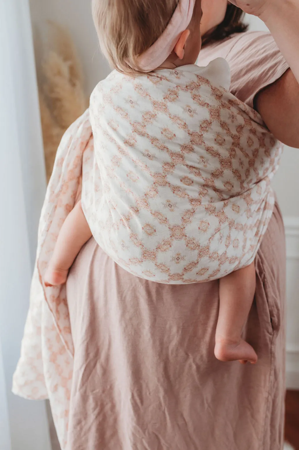 Vivian Rose Ring Sling